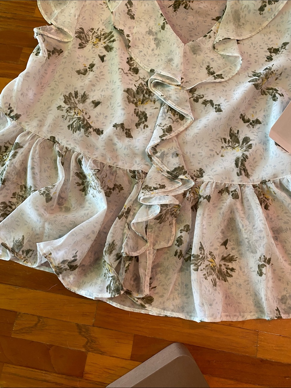 Floral Ruffle Top - Picture 4 of 7